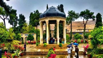 مقبرة حافظ شیرازی 