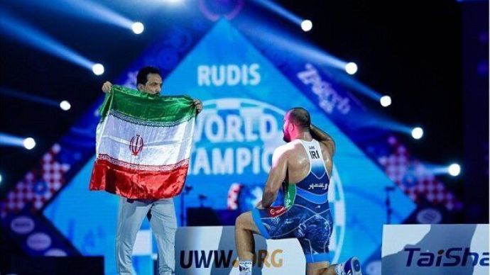 موسوي: إنجاز المصارعين الإيرانيين رسالة مقاومة وهوية وطنية