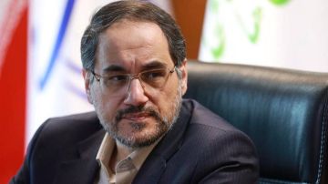 رئيس مركز أبحاث البرلمان الإيراني بابك نگه‌داری ضمن قائمة أبرز العلماء في العالم