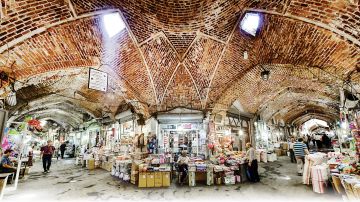 بازار تبريز الكبير: جوهرة التجارة في إيران وأكبر سوق مسقوف في العالم
